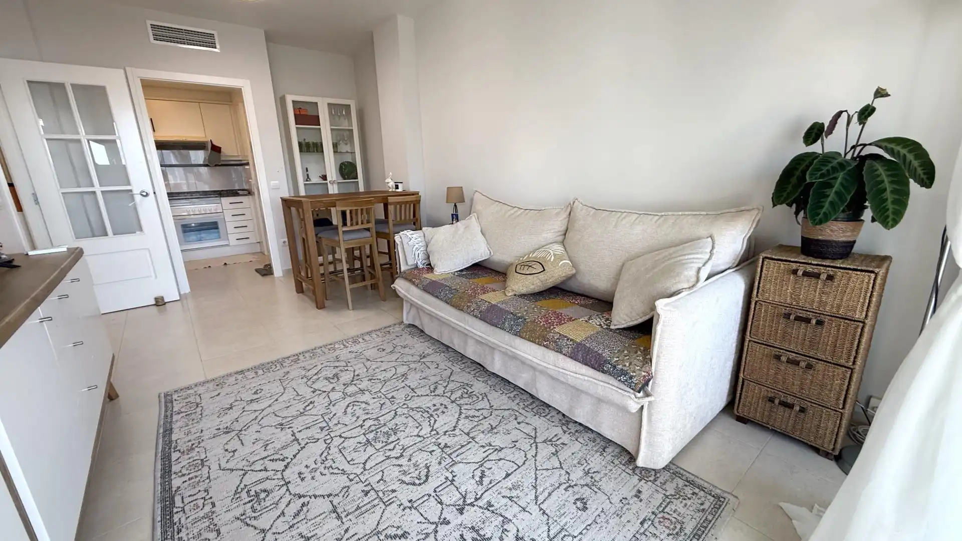 Sala d'estar de Apartament en venda en Calpe / Calp amb Aire condicionat, Calefacció i Jardí privat