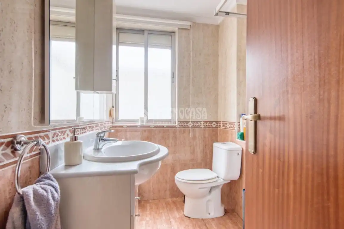 Baño de Piso en venta en Salamanca con Calefacción y Balcón