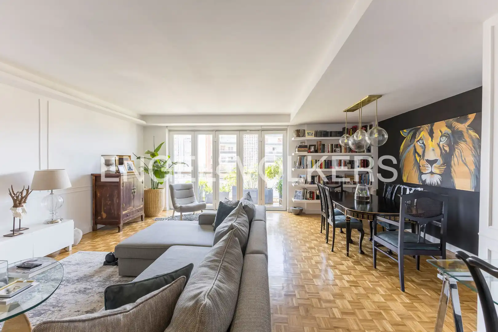 Living room of Flat for sale in Madrid  with Air Conditioner, Heating and Parquet flooring