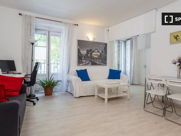 Flat with balcony to rent in Centro