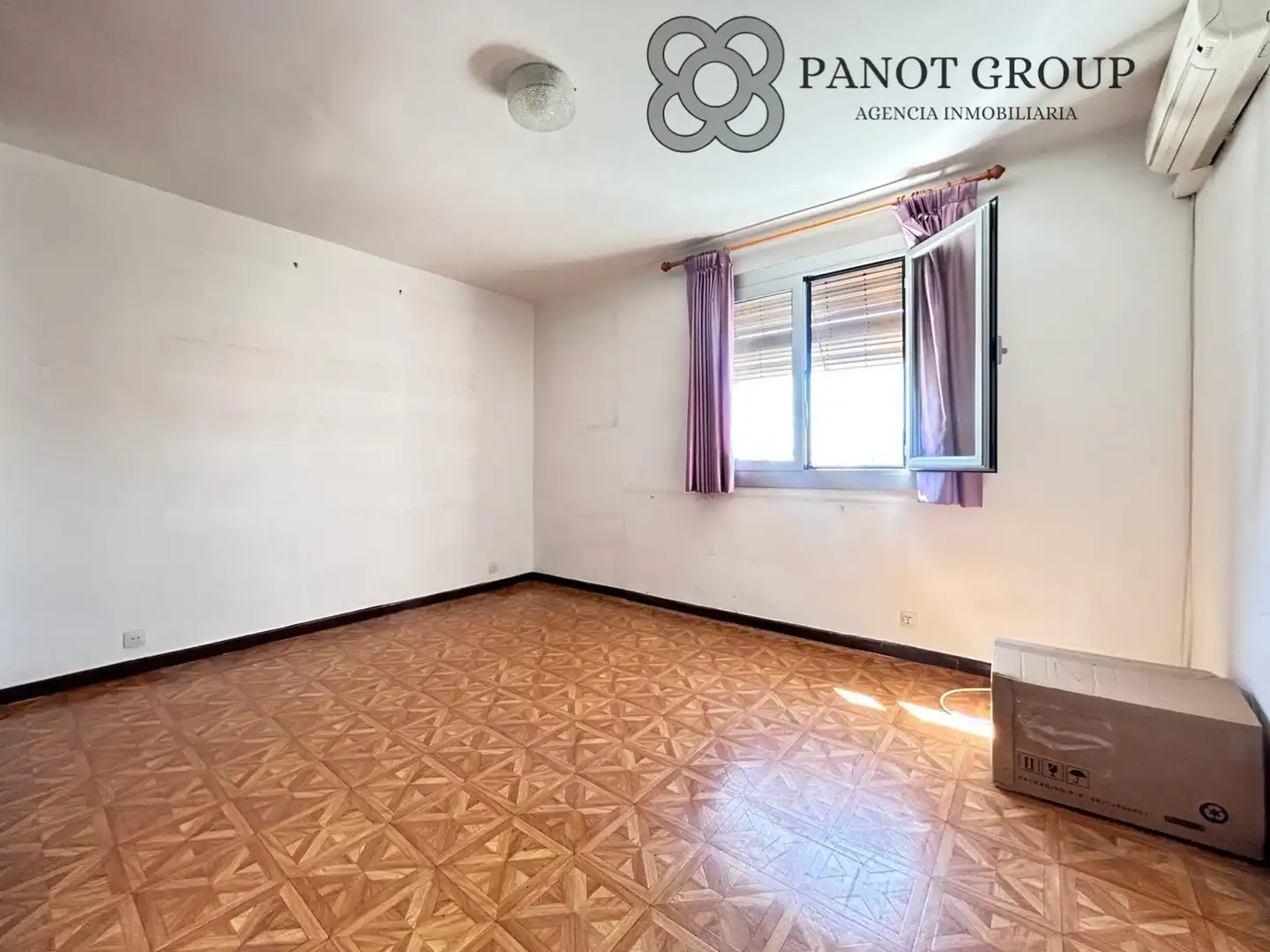 Habitación de Piso en venta en Barcelona con Aire acondicionado y Balcón