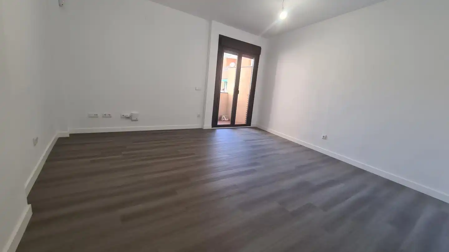 Habitación de Planta baja en venta en La Adrada  con Calefacción, Terraza y Trastero