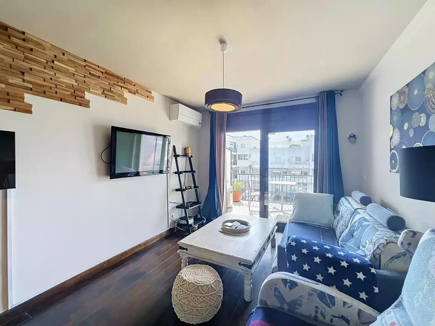 Sala de estar de Apartamento en venta en Empuriabrava con Aire acondicionado, Trastero y Amueblado