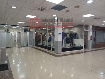 Locale commerciale in vendita a Centro