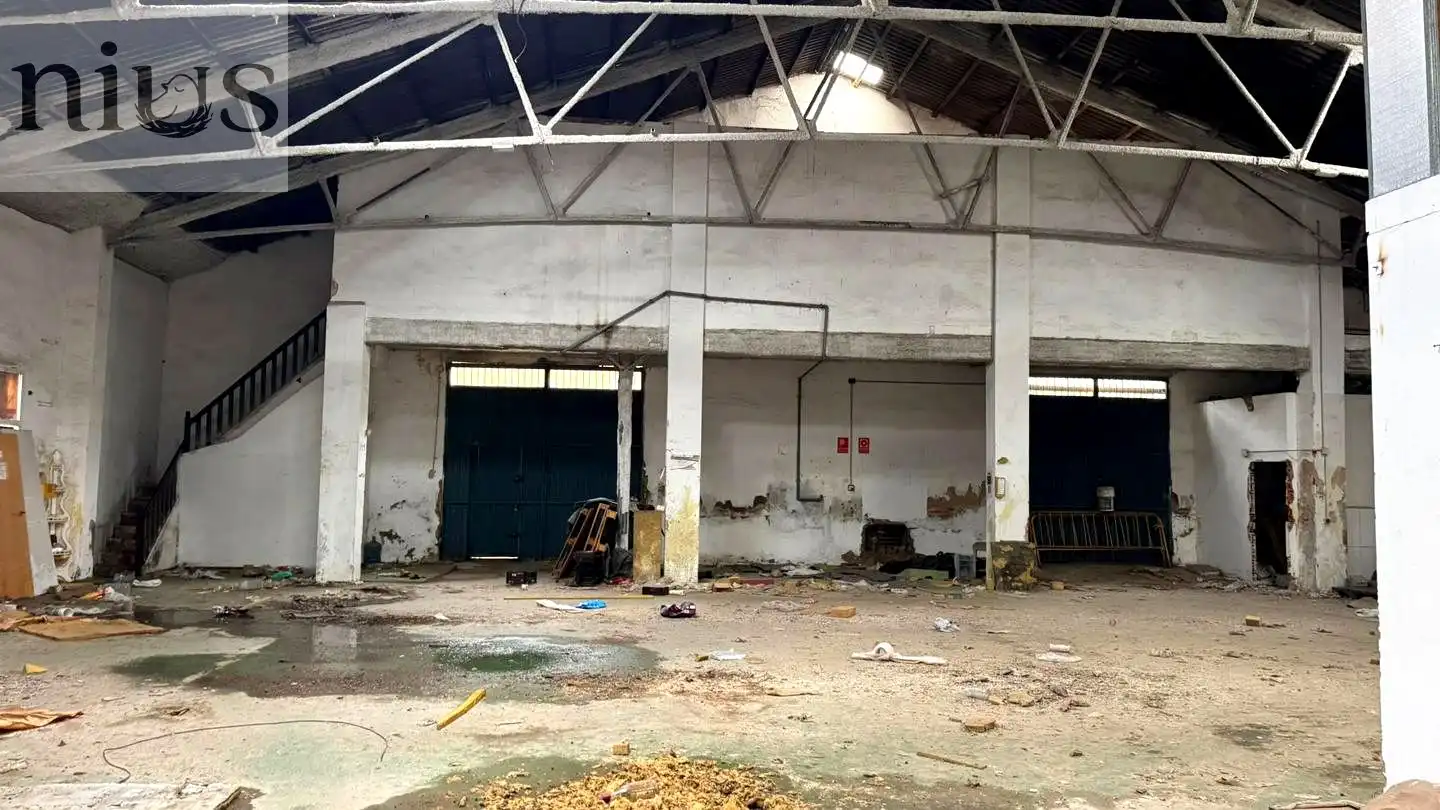 Nave industrial en venta en Silla