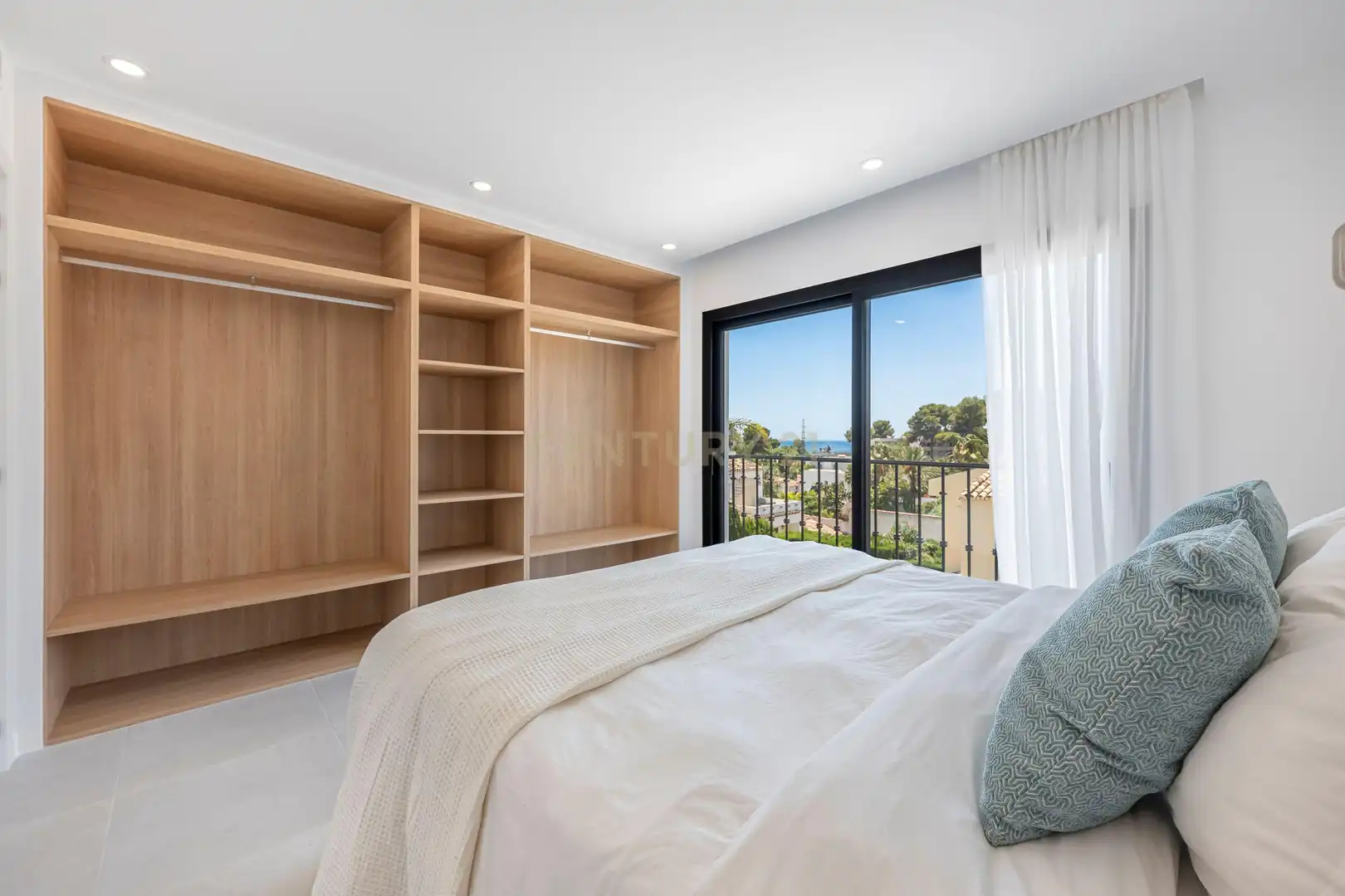Schlafzimmer von Haus oder Chalet zum Verkauf in Marbella mit Klimaanlage, Privatgarten und Abstellraum