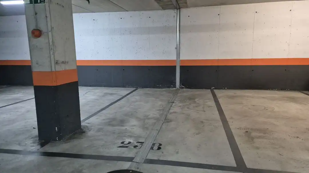 Parking de Garaje en venta en  Pamplona / Iruña