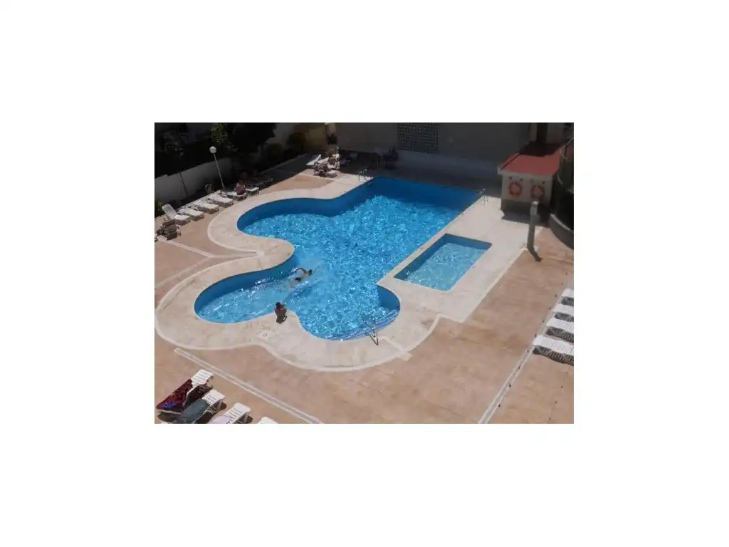 Piscina de Apartamento en venta en Calella