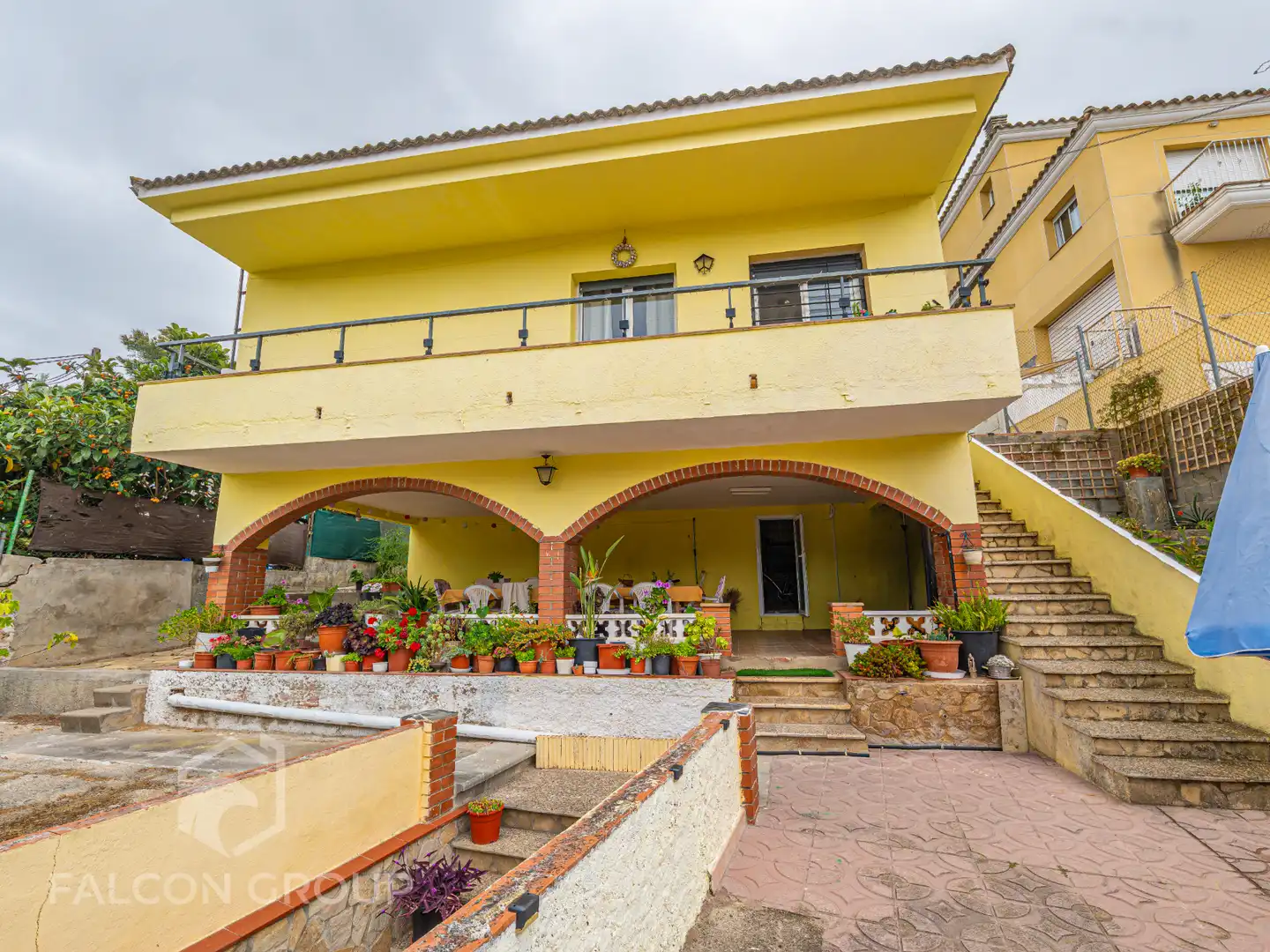 Vista exterior de Casa o chalet en venta en Canyelles con Jardín privado, Terraza y Piscina