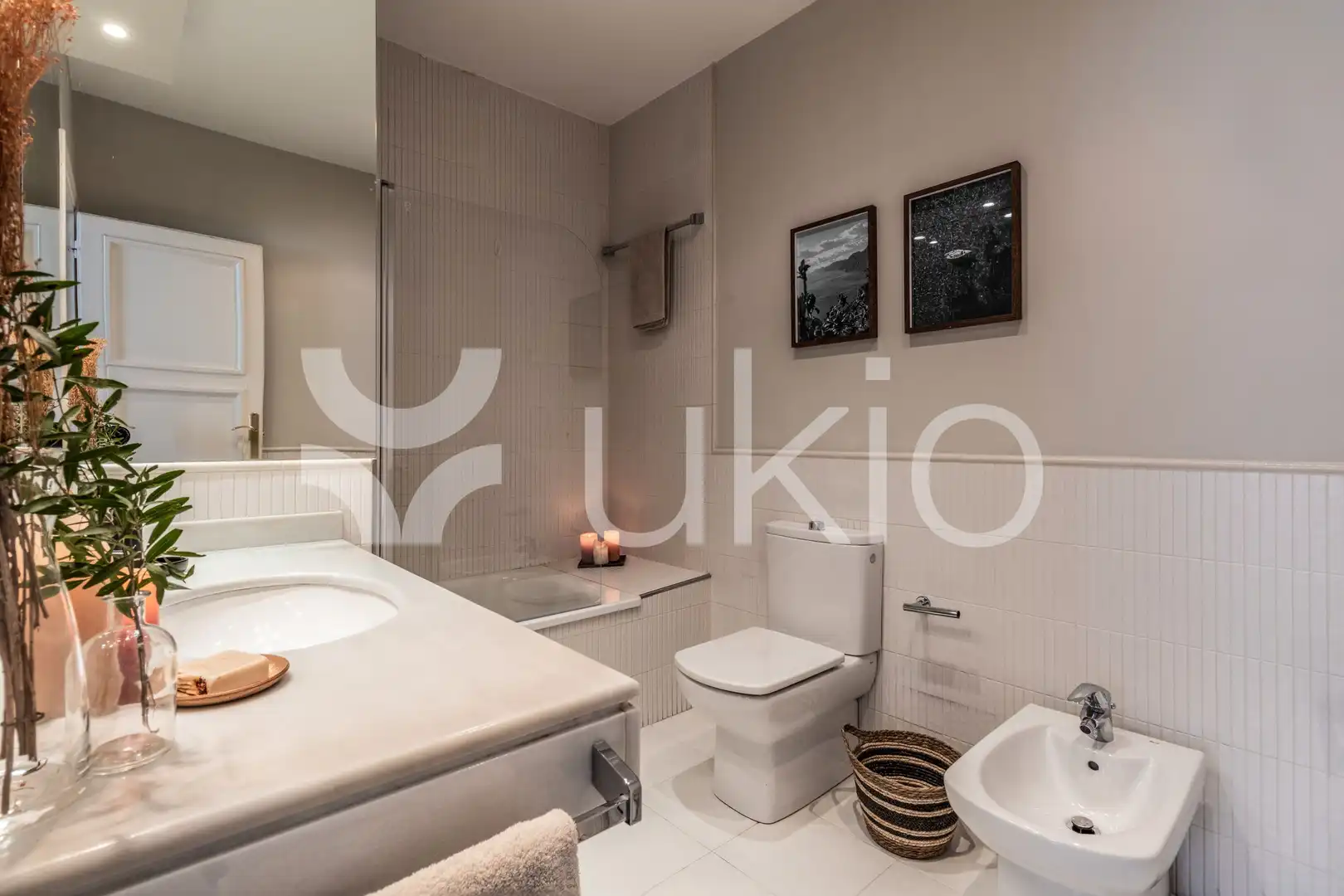 Bany de Apartament de lloguer en Madrid amb Aire condicionat, Calefacció i Moblat