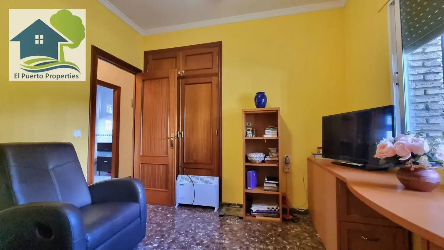 Sala d'estar de Casa o xalet en venda en El Puerto de Santa María amb Aire condicionat, Jardí privat i Traster