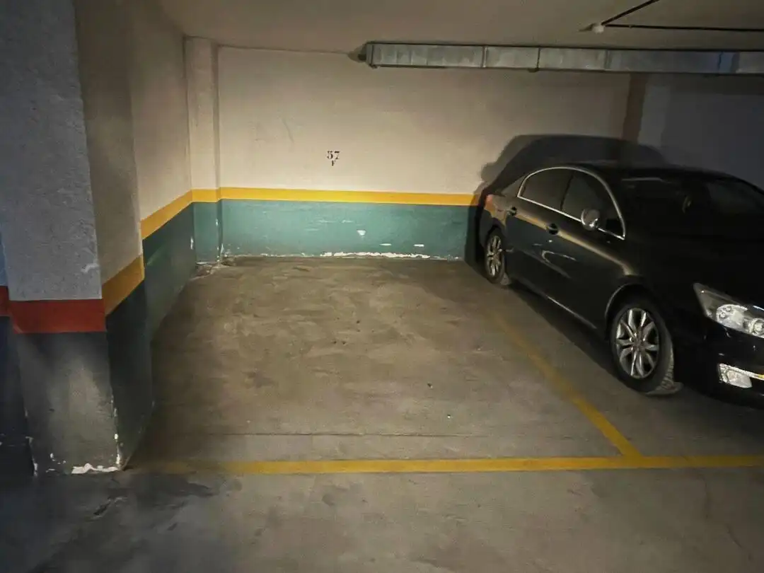 Parking de Garaje de alquiler en  Pamplona / Iruña