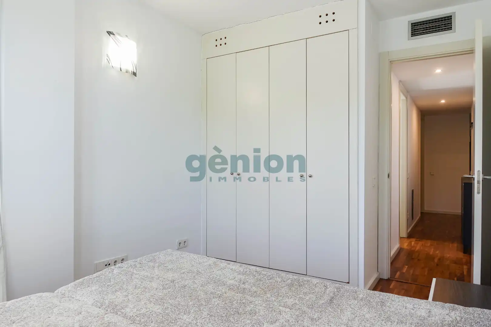 Schlafzimmer von Wohnung zum Verkauf in Bescanó mit Klimaanlage, Heizung und Gemeinschaftspool