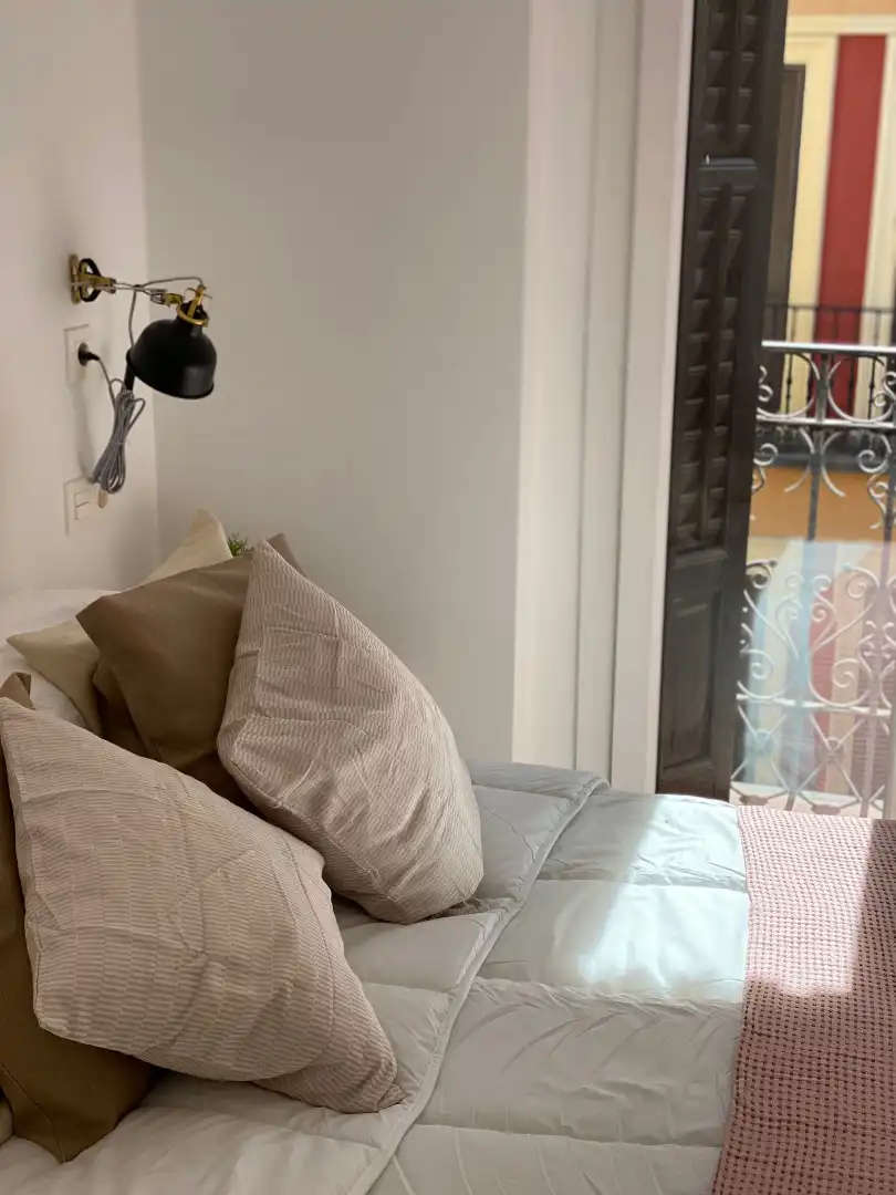 Bedroom of Flat for share in Madrid  with Air Conditioner, Furnished and Oven