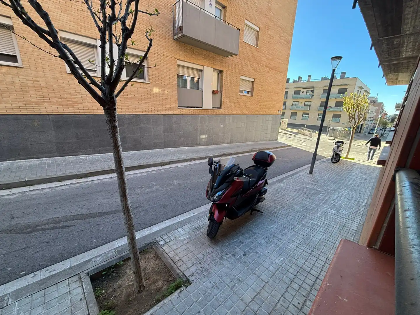 Außenansicht von Büro zum Verkauf in Badalona mit Heizung
