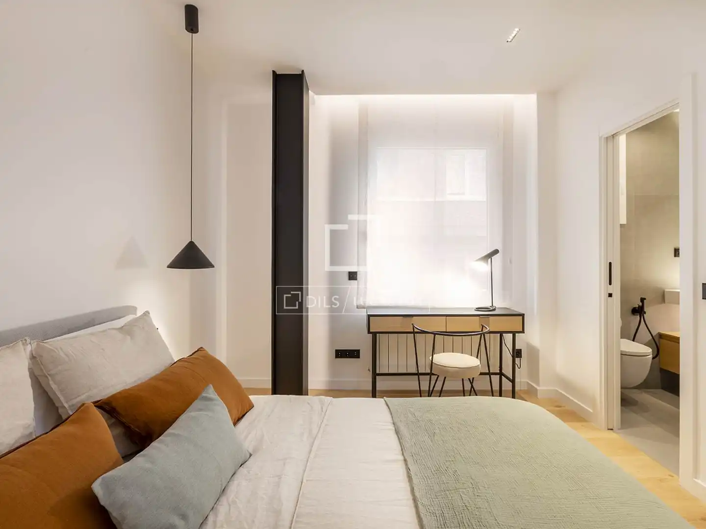 Bedroom of Flat for rent in Barcelona  with Air Conditioner, Heating and Parquet flooring