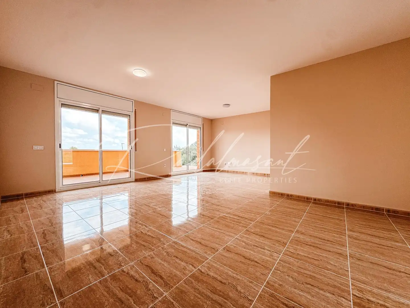 Wohnzimmer von Einfamilien-Reihenhaus zum Verkauf in Alcover mit Privatgarten und Terrasse