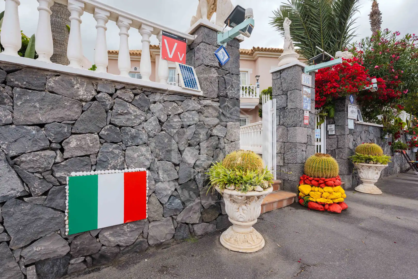 Buildings for sale in Granadilla de Abona  with Alarm and Community pool