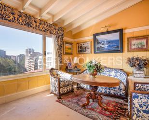 Sala d'estar de Àtic en venda en Oviedo  amb Calefacció