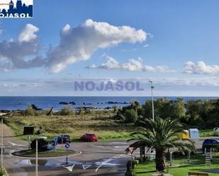 Vista exterior de Apartament en venda en Noja amb Jardí privat i Terrassa