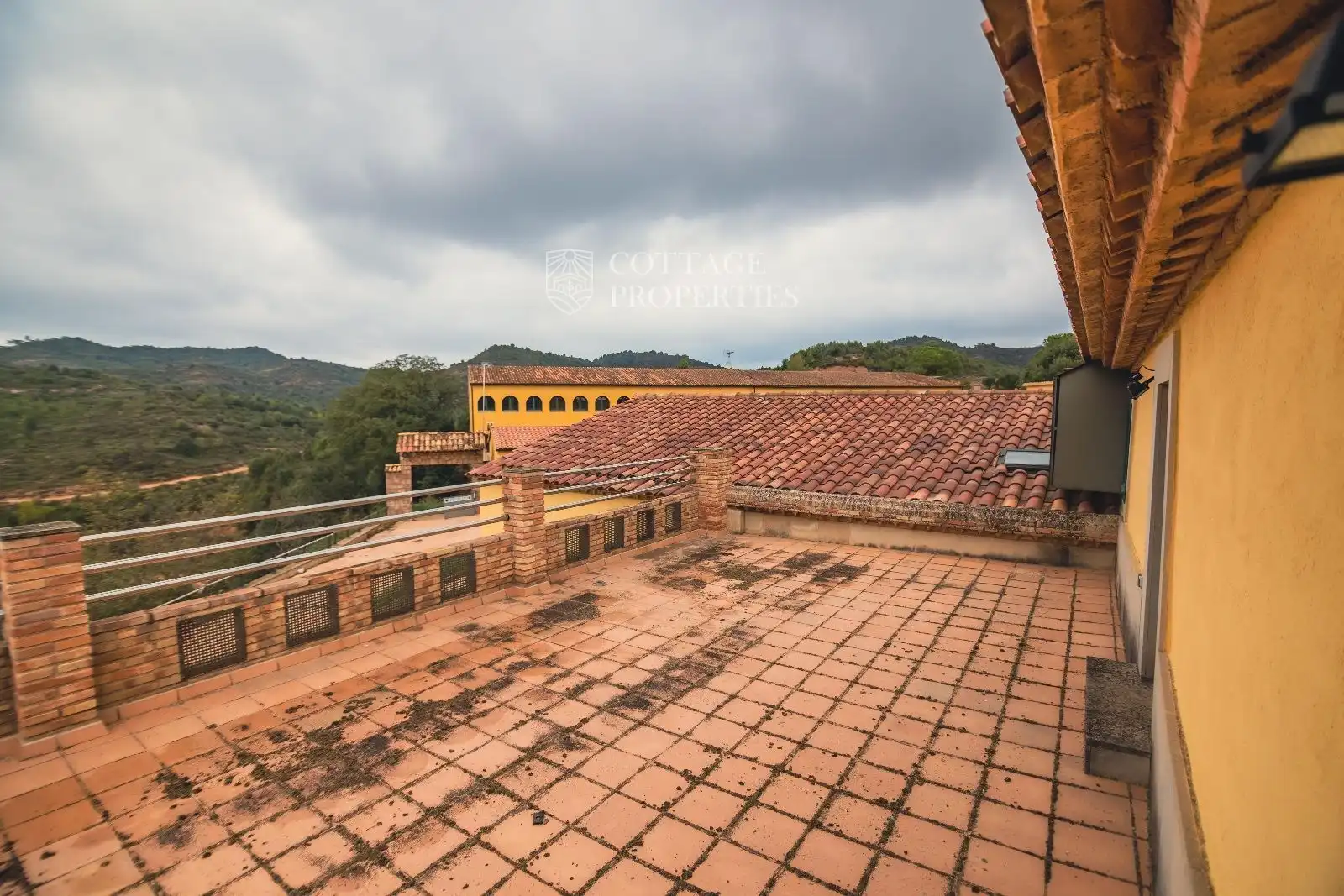 Terrassa de Finca rústica en venda en Sant Llorenç Savall amb Calefacció i Piscina