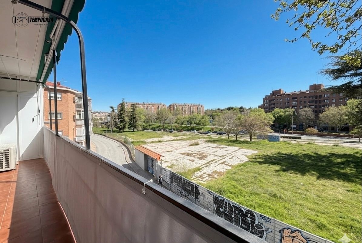 Vista exterior de Piso en venta en  Madrid Capital con Aire acondicionado, Calefacción y Terraza