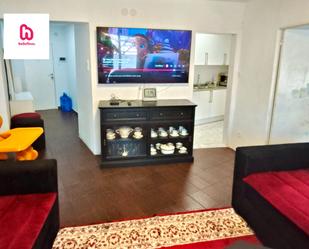 Sala d'estar de Pis en venda en Terrassa amb Aire condicionat i Balcó