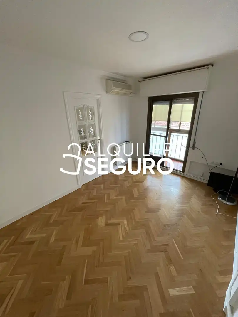 Wohnung zur Miete in De Cabello Lapiedra, Puerta del Ángel