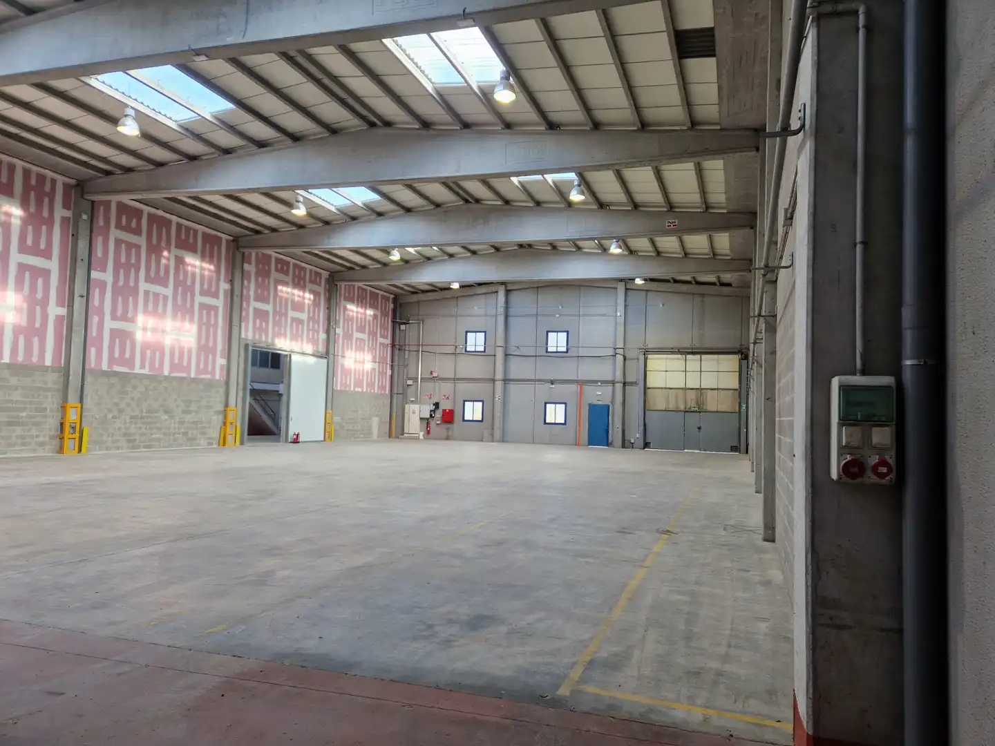 Industrial buildings for rent in Olèrdola
