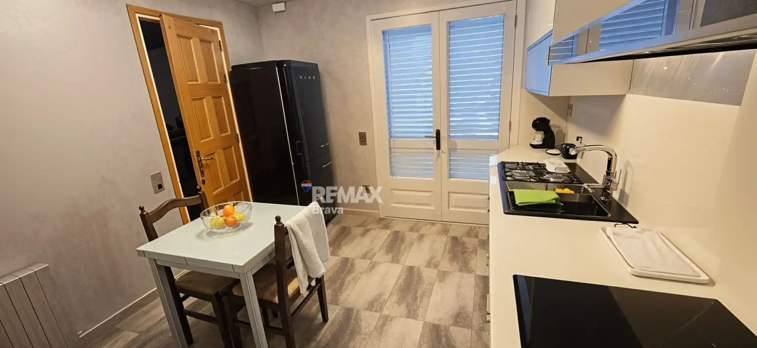 Cocina de Casa adosada en venta en Celrà con Aire acondicionado, Jardín privado y Terraza