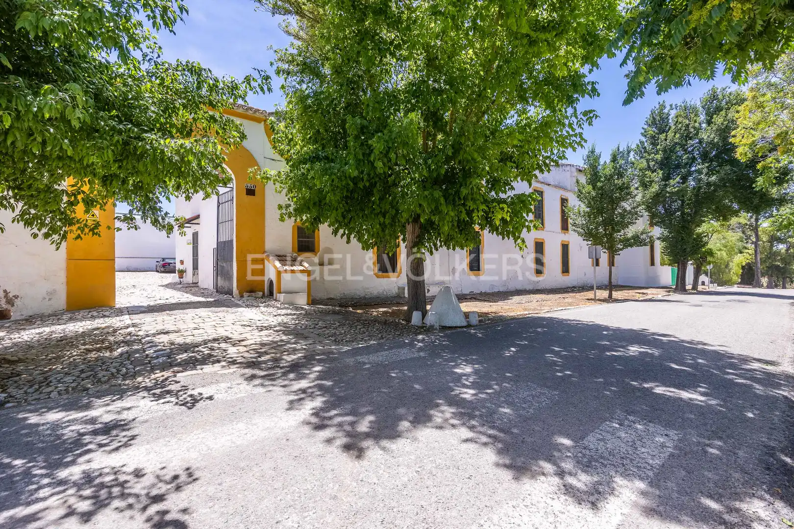Vista exterior de Casa o xalet en venda en Osuna amb Calefacció, Jardí privat i Terrassa