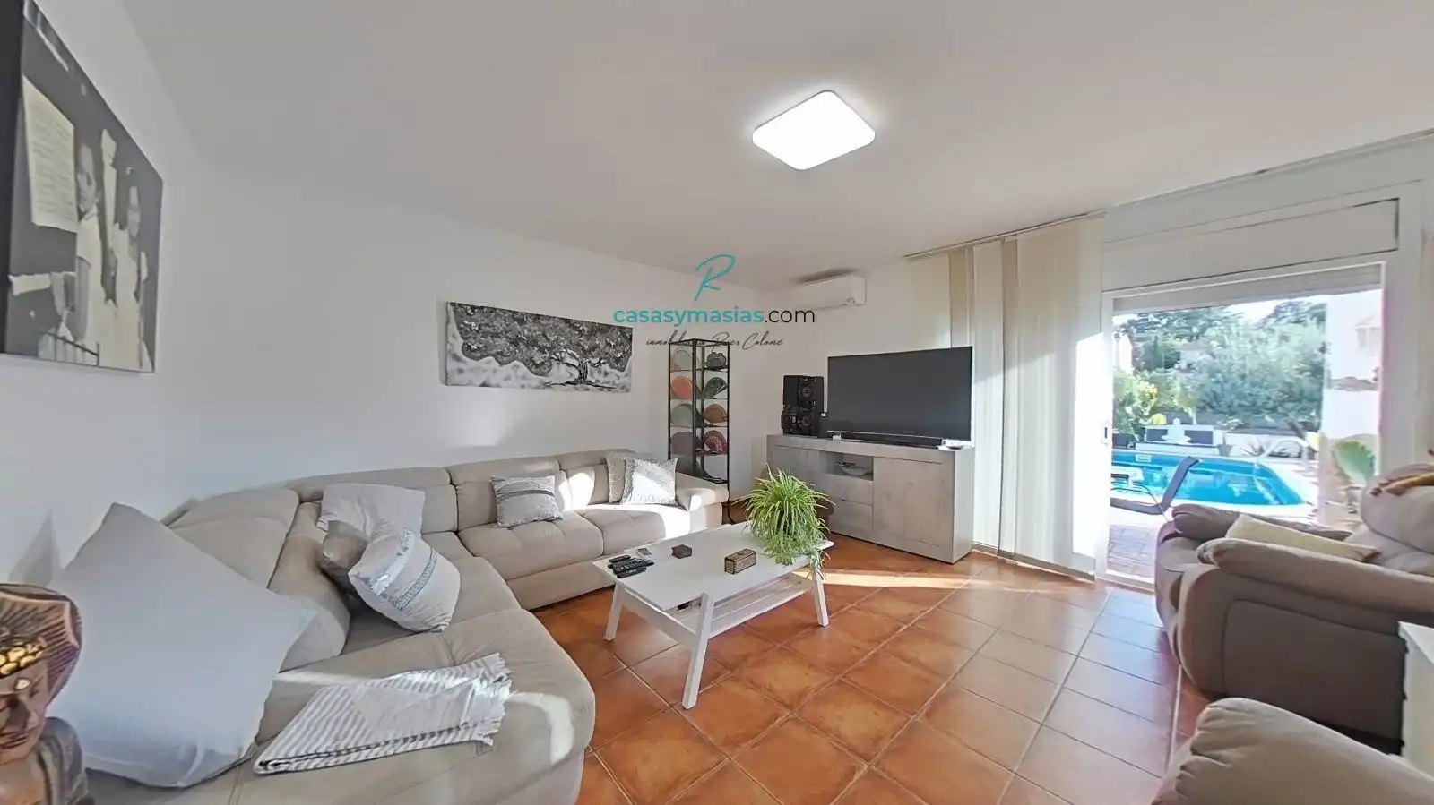 Sala de estar de Casa o chalet en venta en Cunit con Aire acondicionado, Calefacción y Piscina