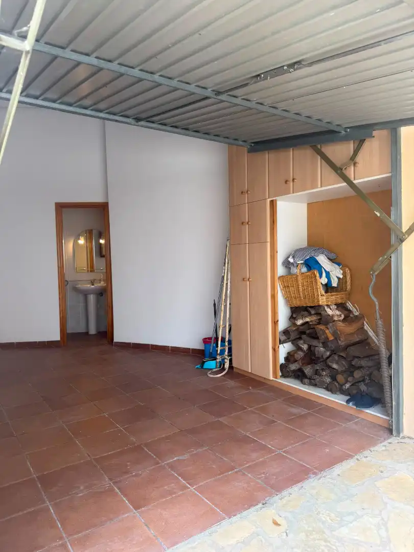 Casa adosada en venda en Cortes de Arenoso amb Calefacció, Moblat i Forn