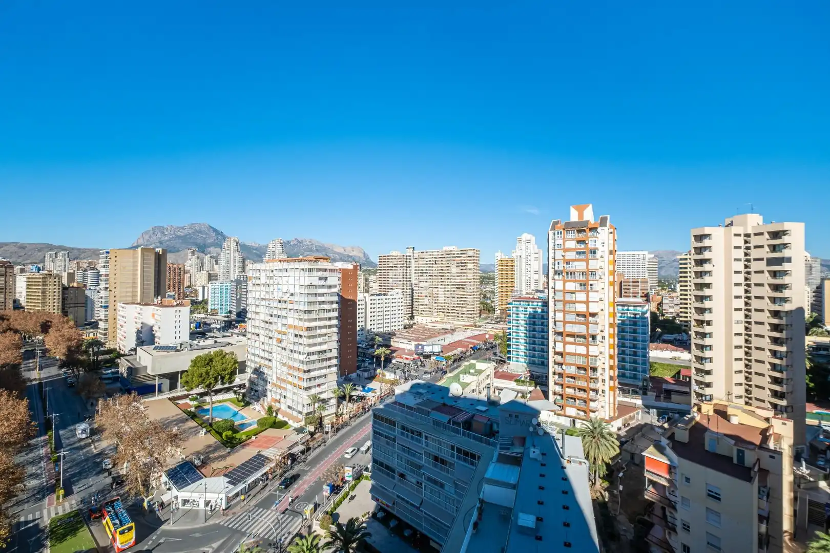 Außenansicht von Wohnungen zum Verkauf in Benidorm mit Klimaanlage, Heizung und Möbliert