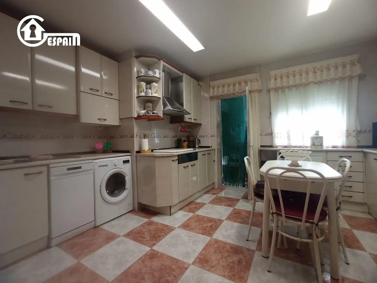 Piso en venta en Avenida FUERZAS ARMADAS, San Isidro