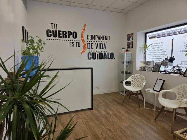 Local comercial en Venta en Maestro Tomás Bretón en Churriana - El Pizarrillo - La Noria-Guadalsol