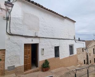 Vista exterior de Casa o xalet en venda en Baños de la Encina amb Terrassa