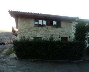 Außenansicht von Haus oder Chalet zum verkauf in Iurreta mit Terrasse und Balkon