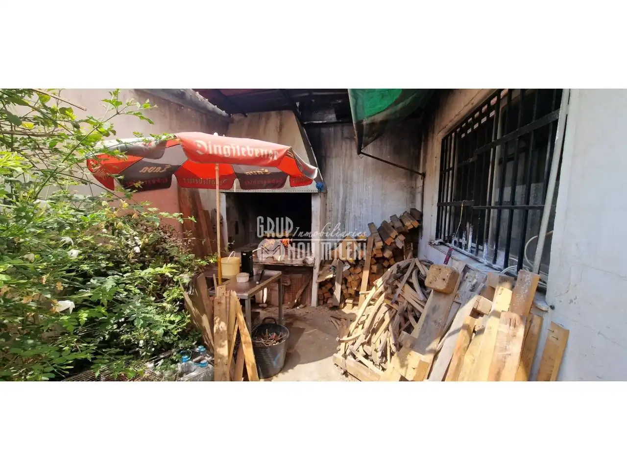 Exterior view of Industrial buildings for sale in Beniparrell