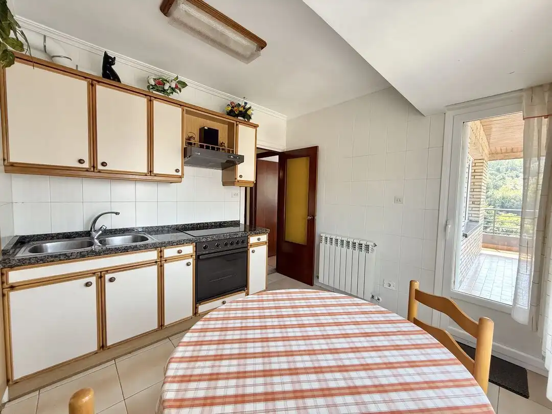 Cocina de Piso en venta en Elgoibar con Calefacción, Terraza y Amueblado