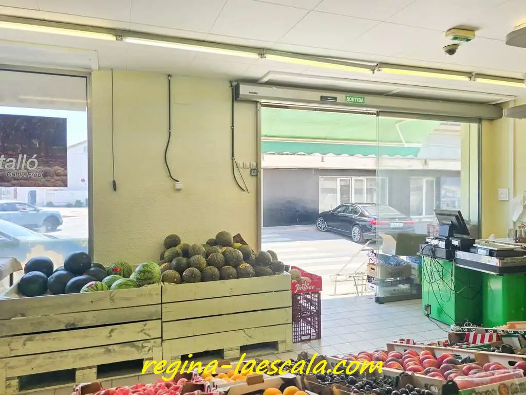 Locale commerciale in vendita a Riells, imagen 7
