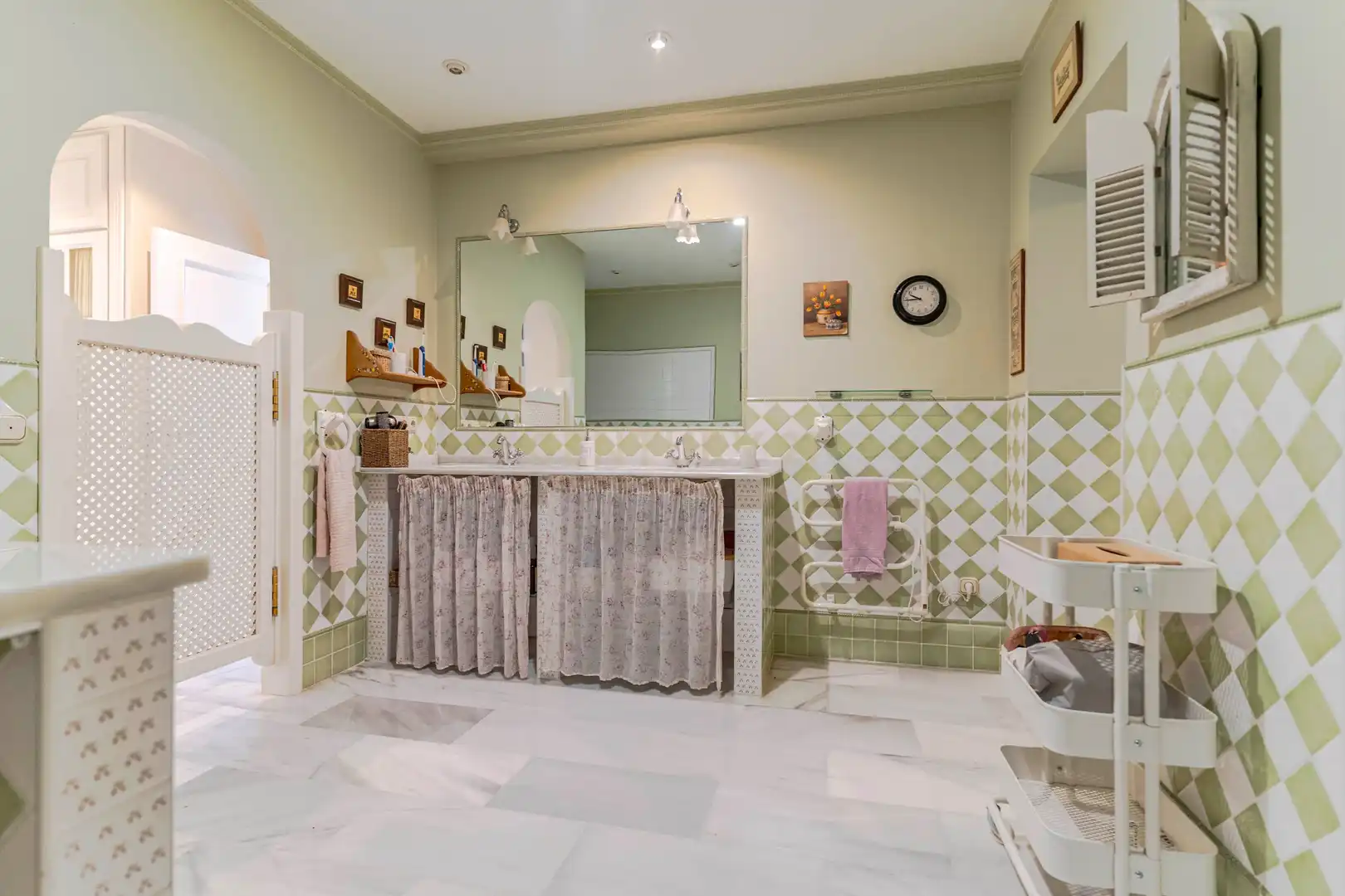 Bathroom of Houses for sale in Almuñécar  with Air Conditioner, Private garden and Storage room