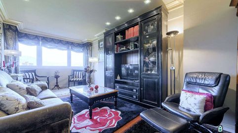 Foto 3 de Piso en venta en Avenida Julian Gaiarre Etorbidea, Txurdinaga, Bilbao
