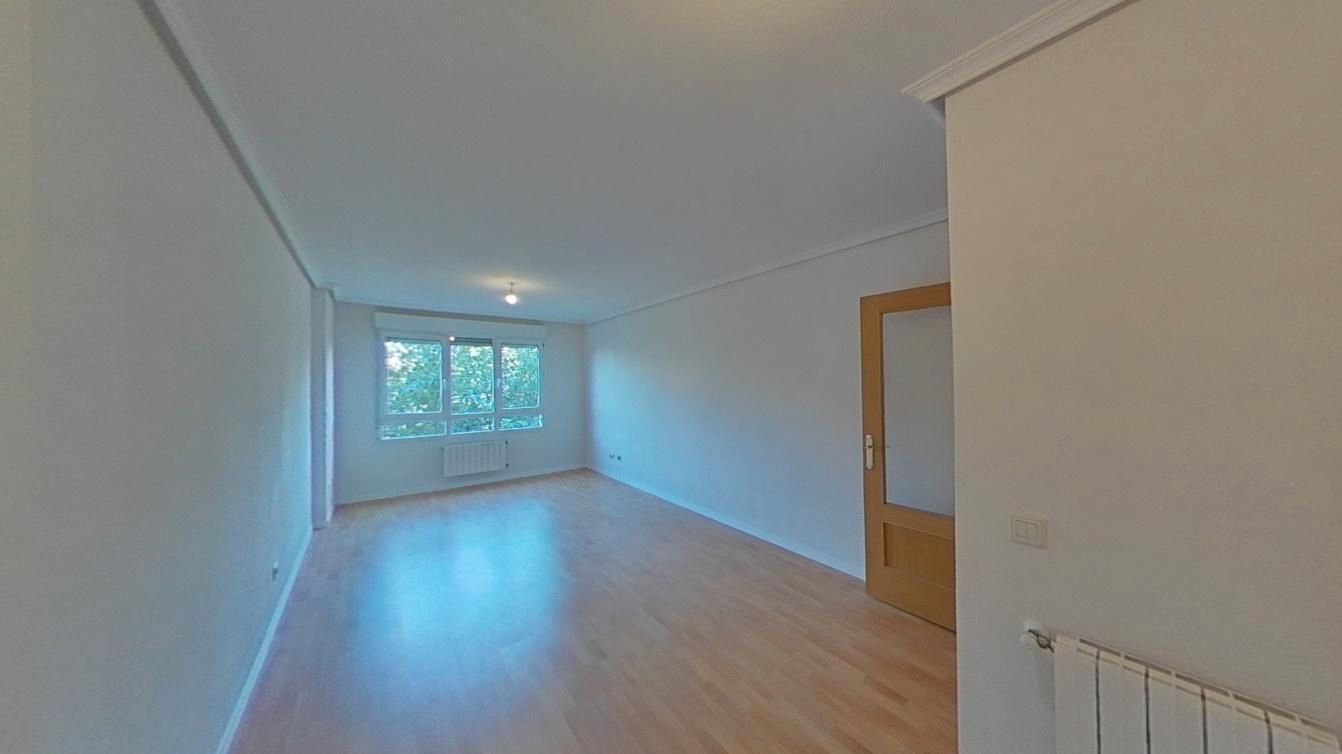 Sala d'estar de Pis en venda en Torrejón de Ardoz amb Calefacció, Traster i Forn