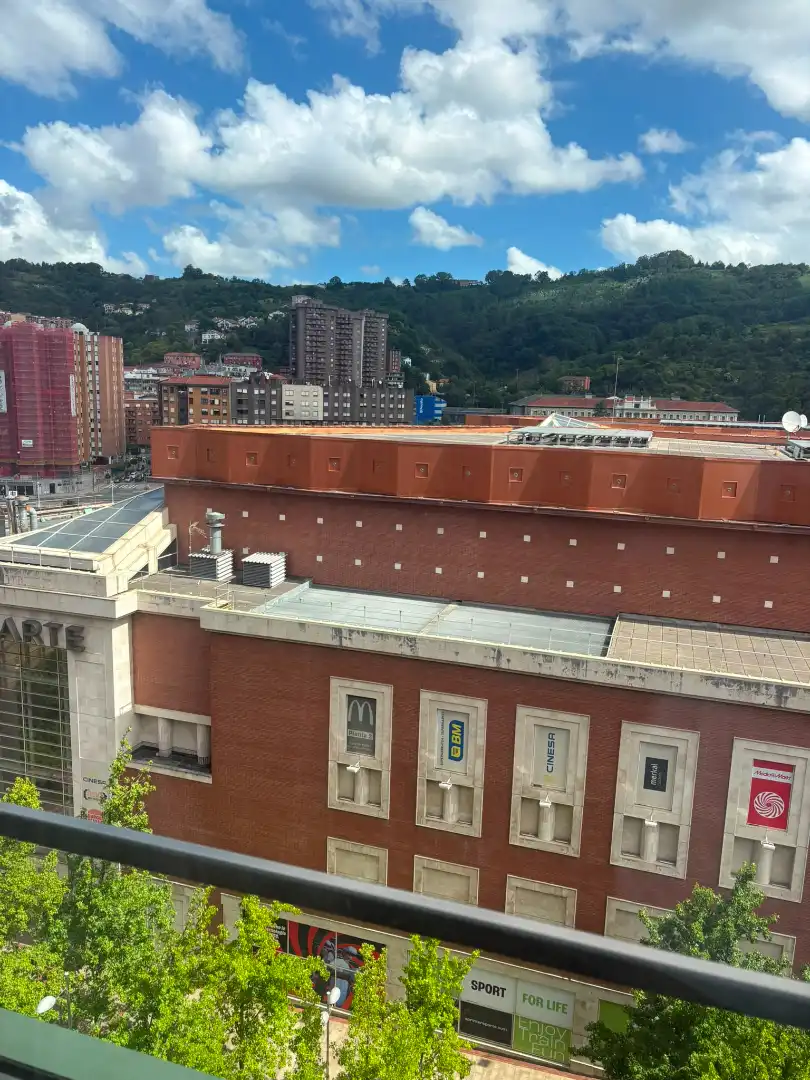 Vista exterior de Apartamento de alquiler en Bilbao  con Calefacción, Amueblado y Horno