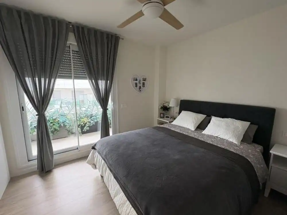Dormitori de Apartament de lloguer en Marbella amb Aire condicionat, Terrassa i Traster