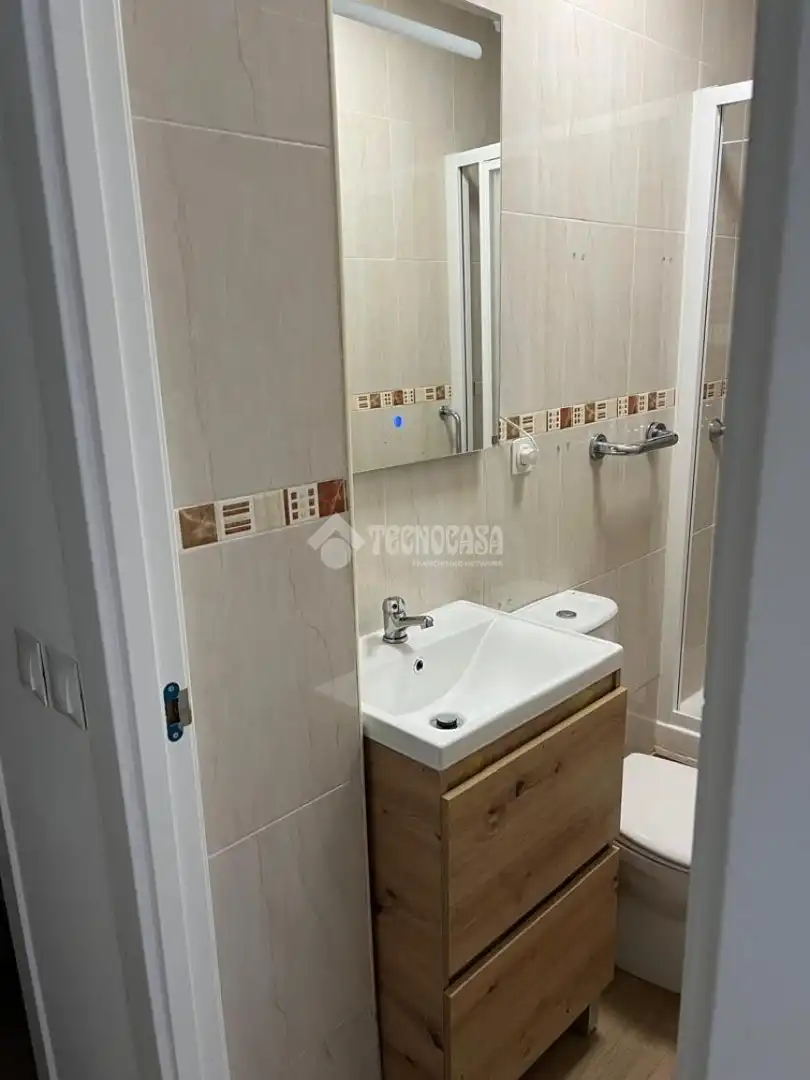 Bathroom of Flat for rent in Getafe  with Air Conditioner and Heating