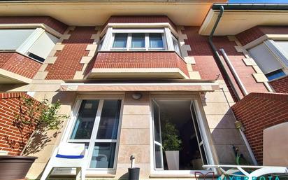 Exterior view of Single-family semi-detached for sale in Getxo   with Air Conditioner, Heating and Private garden