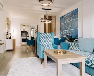 Sala d'estar de Apartament de lloguer en Marbella amb Aire condicionat, Terrassa i Piscina