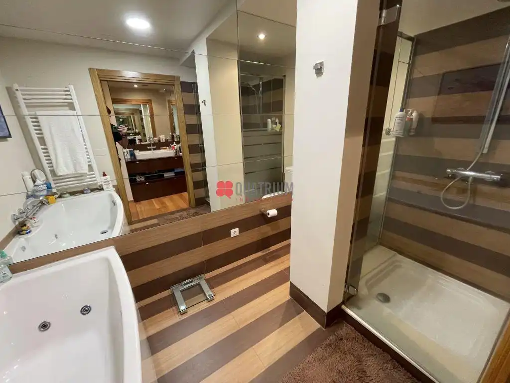 Appartamento con ascensore in vendita a Avenida Rosalía de Castro, imagen 12